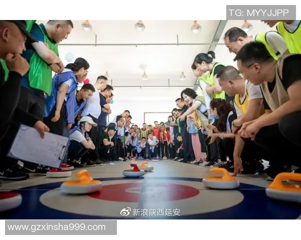 冰壶联赛在高原激烈角逐展现团队合作与竞技精神的精彩瞬间 冰壶联赛在高原激烈角逐展现团队合作与竞技精神的精彩瞬间